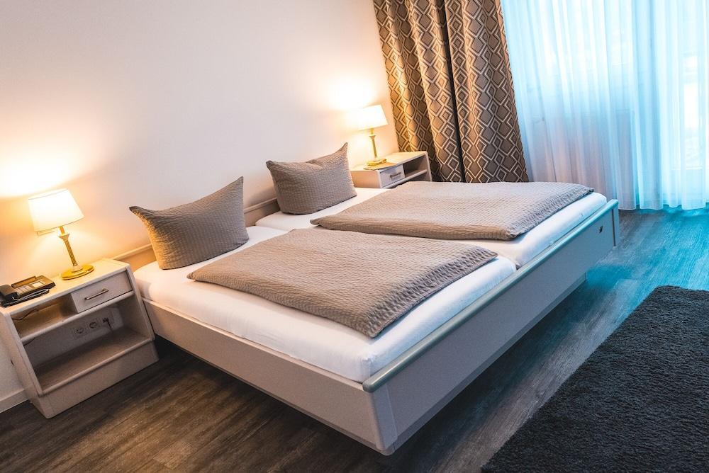 Hotel Restaurant Zur Post 본 외부 사진