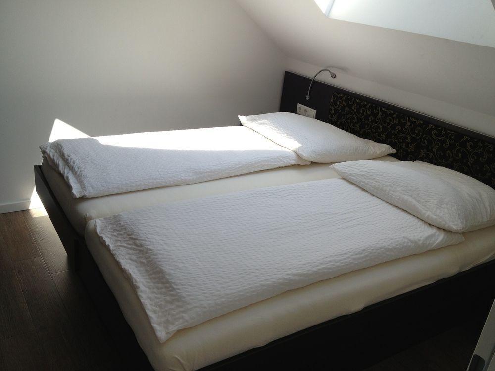 Hotel Restaurant Zur Post 본 외부 사진